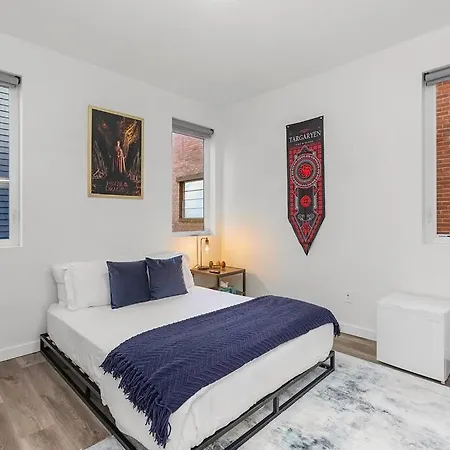 Meleys' Crimson Keep: Driftmark'S Suite Seattle Extérieur photo